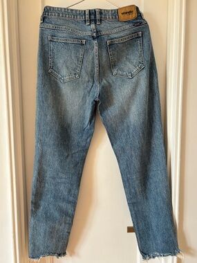 Wrangler x Urban Outfitters collaborated Women’s Denim Jeans